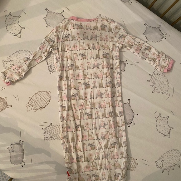 Newborn Girls Sleep Sack/gown with hat - magnetic me - Picture 7 of 9